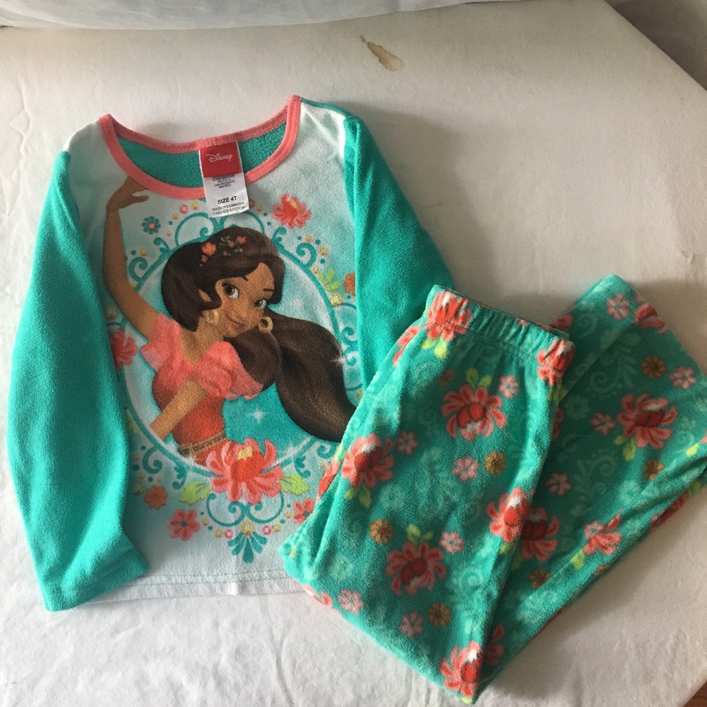 Disney  Little girl Pj's size 4T